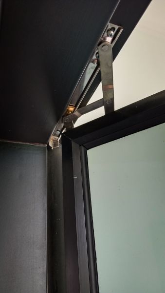 Pivot Window Replacement in Helotes